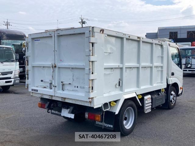 Hino DUTRO 2020-03 8795831-2