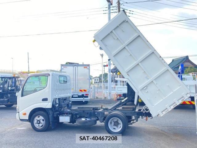 Hino DUTRO 2020-03 8795831-4