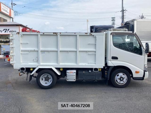 Hino DUTRO 2020-03 8795831-7