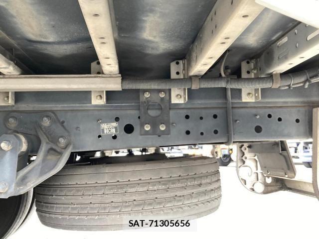 Hino DUTRO 2018-09 8795830-12