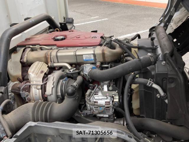 Hino DUTRO 2018-09 8795830-16