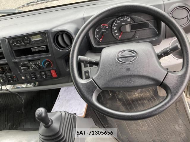 Hino DUTRO 2018-09 8795830-19