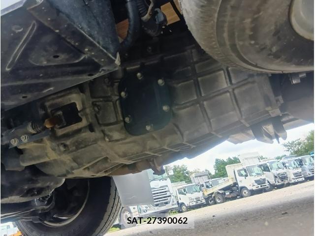 Hino DUTRO 2017-08 8795832-12