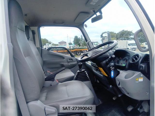 Hino DUTRO 2017-08 8795832-20