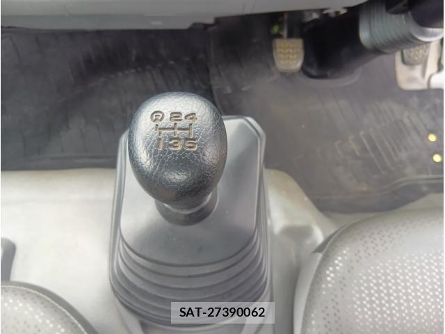Hino DUTRO 2017-08 8795832-25