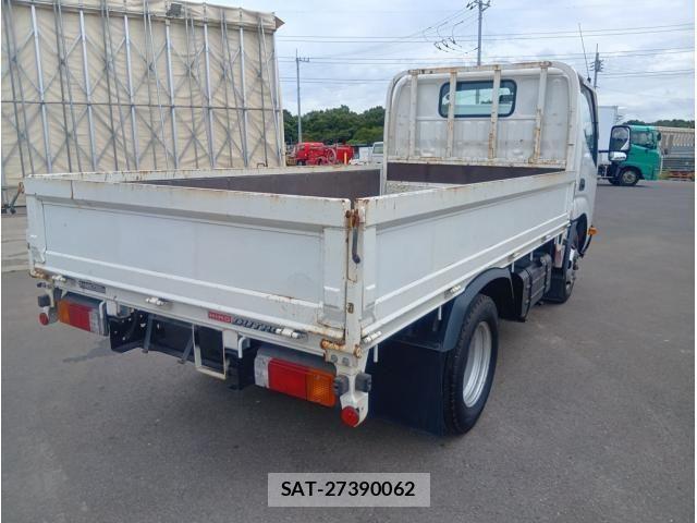 Hino DUTRO 2017-08 8795832-2