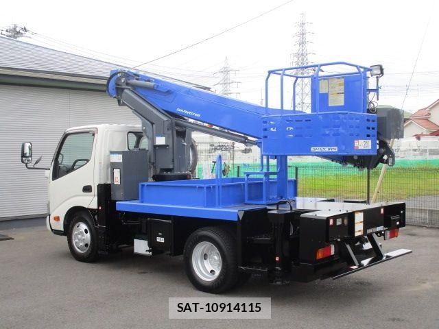 Hino DUTRO 2018-08 8795828-2