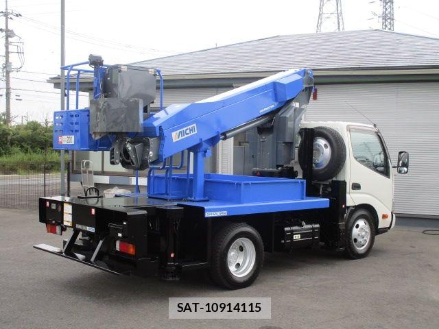Hino DUTRO 2018-08 8795828-3