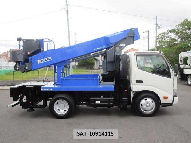 Hino DUTRO 2018-08 8795828-4