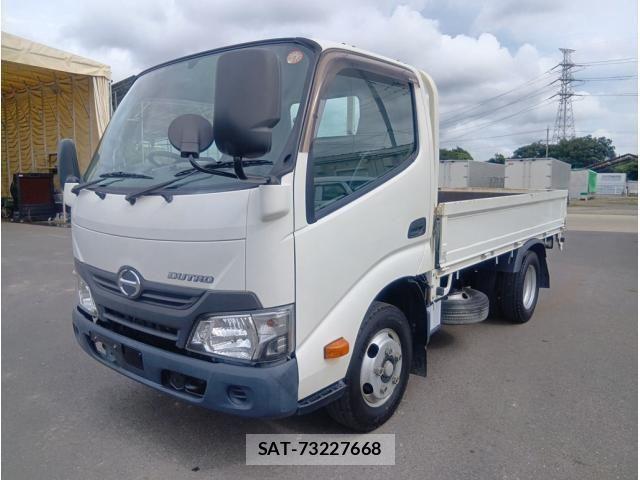 Hino DUTRO 2017-08 8795833-0