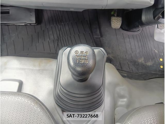 Hino DUTRO 2017-08 8795833-23