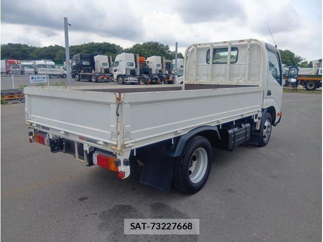 Hino DUTRO 2017-08 8795833-2