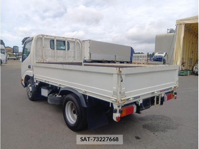 Hino DUTRO 2017-08 8795833-3