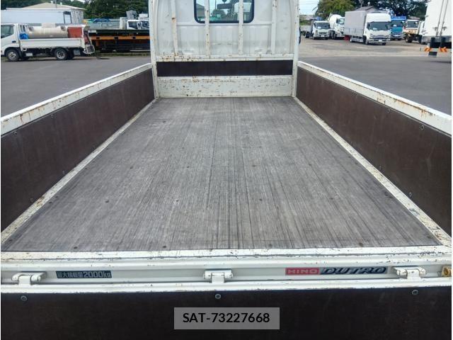 Hino DUTRO 2017-08 8795833-6