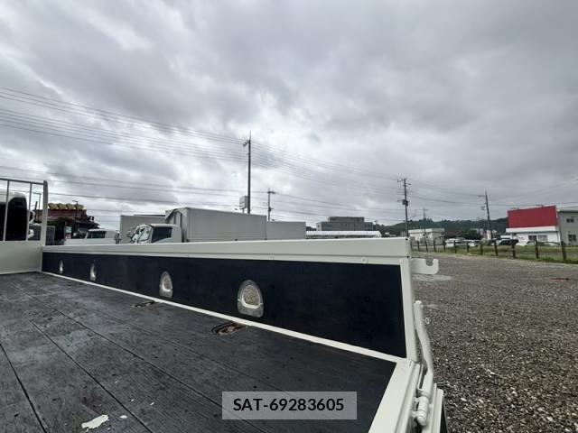Hino DUTRO 2017-07 8795829-10