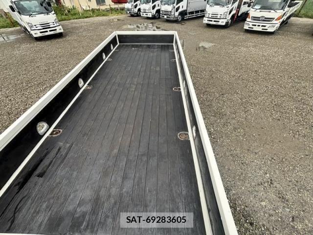 Hino DUTRO 2017-07 8795829-12