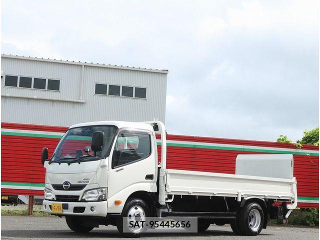 Hino DUTRO 2017-07 8828810-0