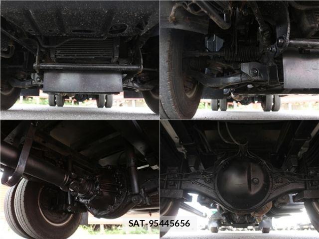 Hino DUTRO 2017-07 8828810-18
