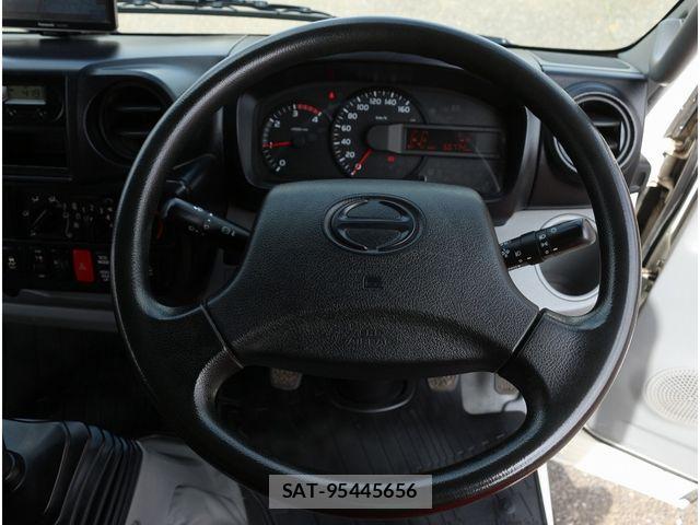 Hino DUTRO 2017-07 8828810-21