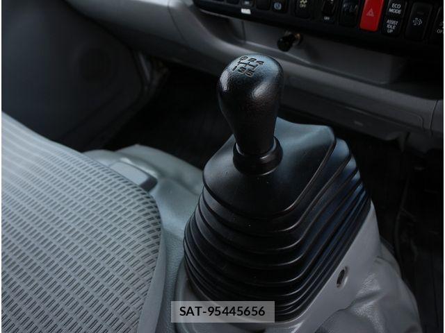 Hino DUTRO 2017-07 8828810-23