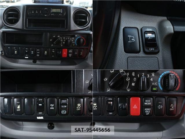 Hino DUTRO 2017-07 8828810-25