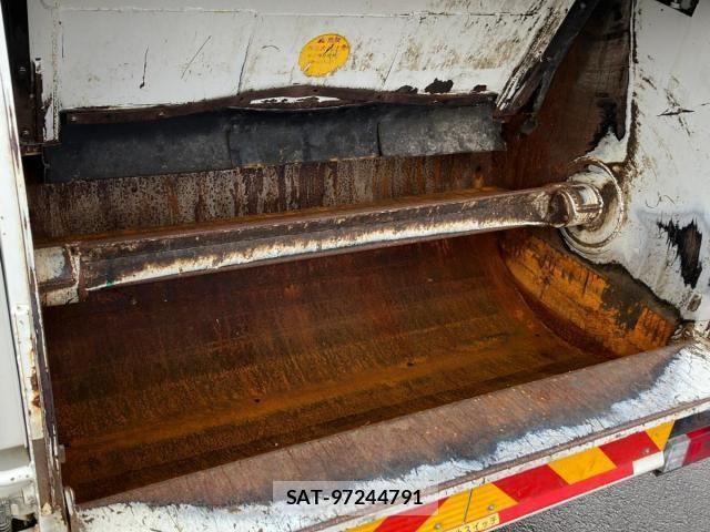 Hino DUTRO 2020-03 8828808-9