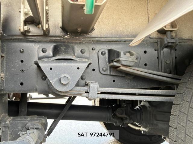 Hino DUTRO 2020-03 8828808-11