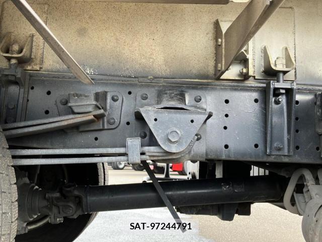 Hino DUTRO 2020-03 8828808-12
