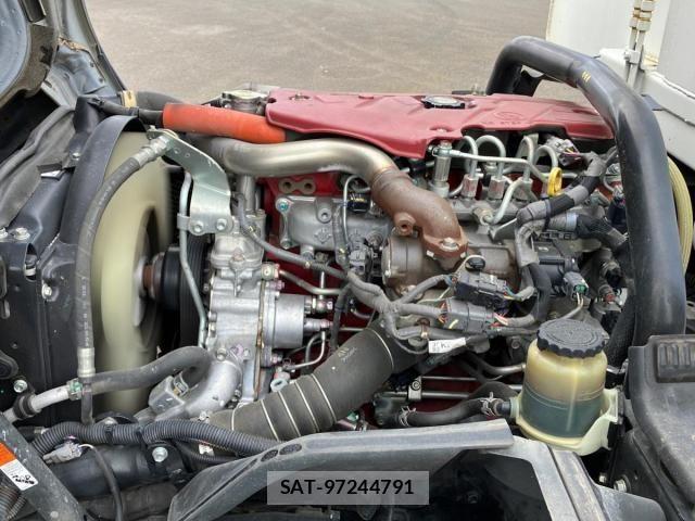 Hino DUTRO 2020-03 8828808-14