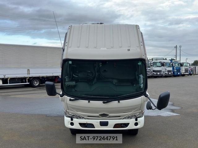 Hino DUTRO 2020-03 8828808-21