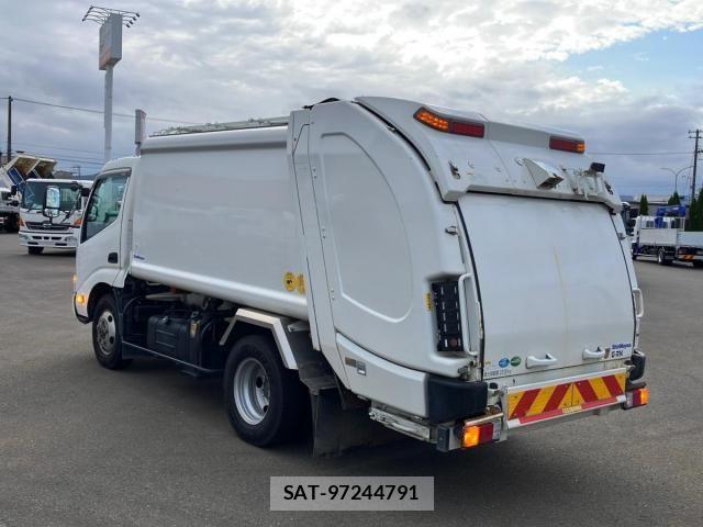 Hino DUTRO 2020-03 8828808-3