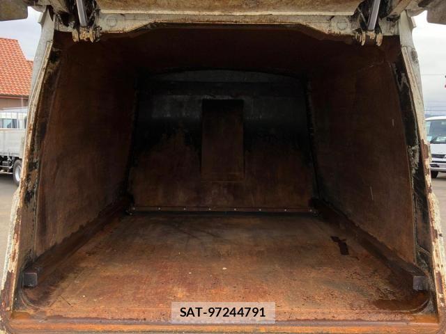 Hino DUTRO 2020-03 8828808-7