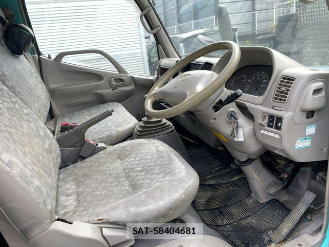 Hino DUTRO 2004-06 8828819-16