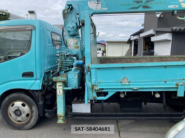 Hino DUTRO 2004-06 8828819-28