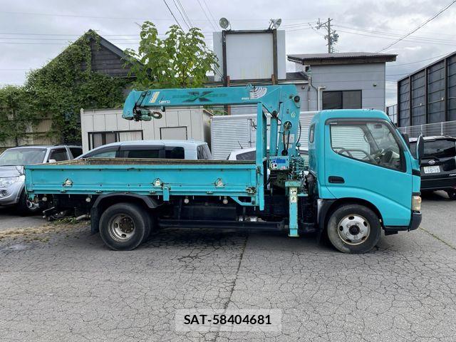 Hino DUTRO 2004-06 8828819-3