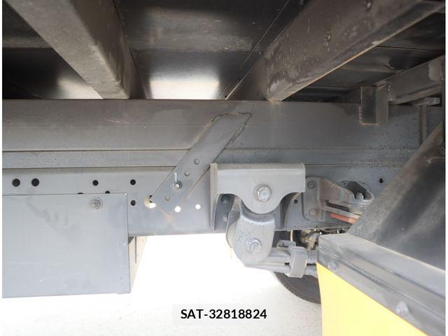 Hino DUTRO 2020-05 8828811-13