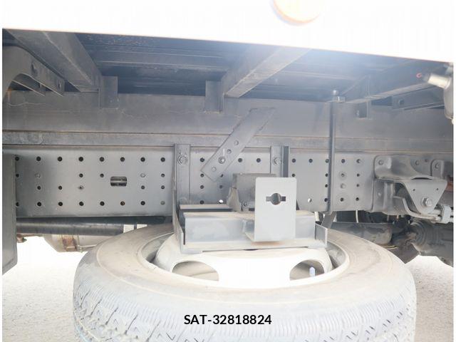Hino DUTRO 2020-05 8828811-14