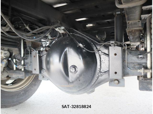 Hino DUTRO 2020-05 8828811-15
