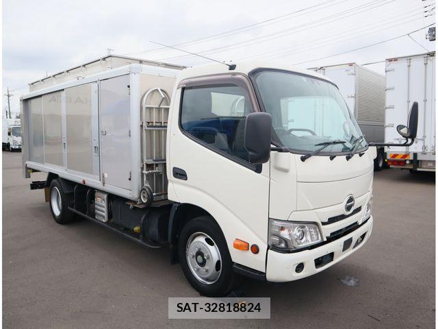 Hino DUTRO 2020-05 8828811-1