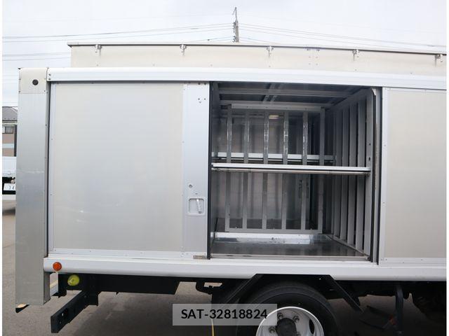 Hino DUTRO 2020-05 8828811-7