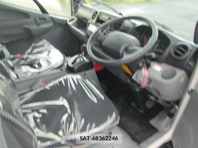 Hino DUTRO 2026-02 8848778-17