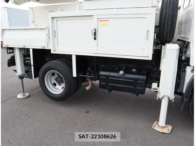 Hino DUTRO 2018-02 8848792-16