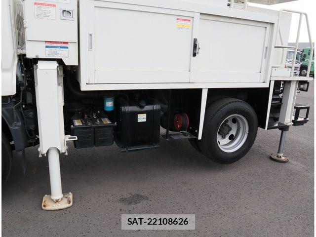 Hino DUTRO 2018-02 8848792-17