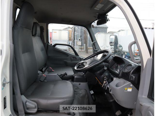 Hino DUTRO 2018-02 8848792-22