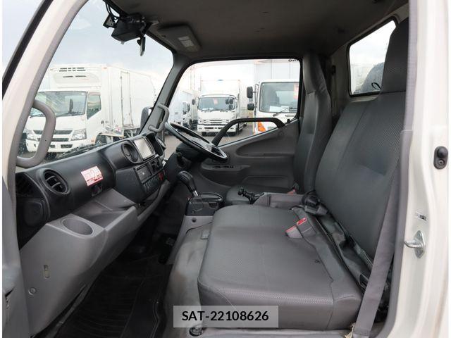 Hino DUTRO 2018-02 8848792-26