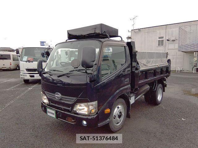 Hino DUTRO 2017-03 8848801-0