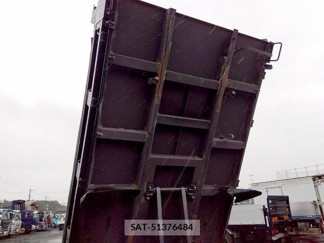 Hino DUTRO 2017-03 8848801-9
