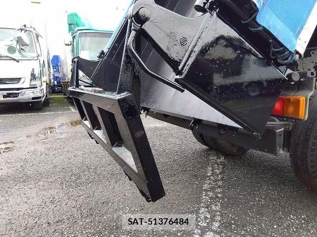 Hino DUTRO 2017-03 8848801-12