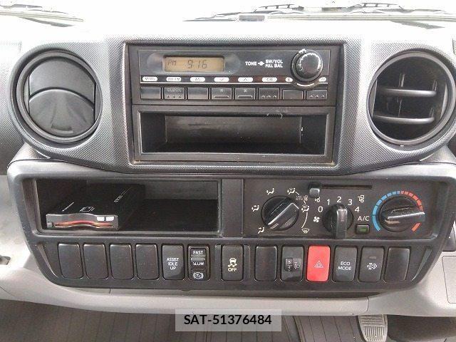 Hino DUTRO 2017-03 8848801-15