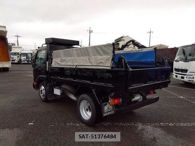 Hino DUTRO 2017-03 8848801-5
